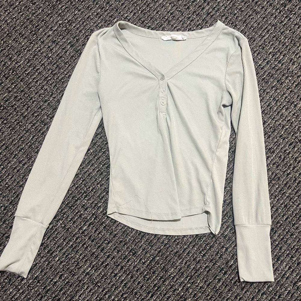 Stretchy long sleeve light green top